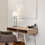 Hilvit-apartment: Stylish 2-bedroom Retreat Near Hospital *