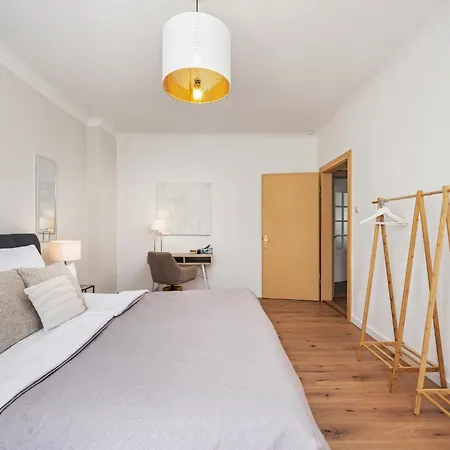 Exklusives HILVIT Health Apartment an der Universitätsklinik - Perfekt für Business und Kultur! 2 Schlafzimmer - Smoothie Mixer - Fitness Wall Gym - Smart TV Cottbus