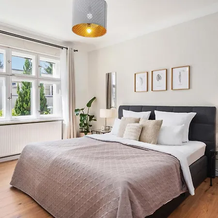 Exklusives HILVIT Health Apartment an der Universitätsklinik - Perfekt für Business und Kultur! 2 Schlafzimmer - Smoothie Mixer - Fitness Wall Gym - Smart TV Apartment Cottbus