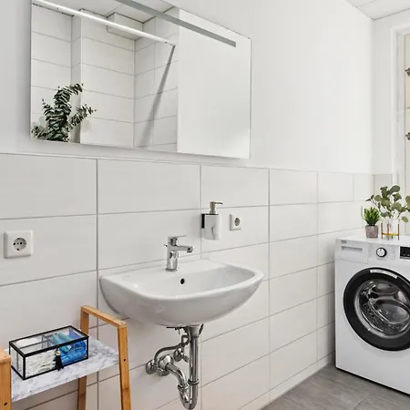 Exklusives Hilvit Health An Der Universitätsklinik - Perfekt Für Business Und Kultur! 2 Schlafzimmer - Smoothie Mixer - Fitness Gym - Smart Tv