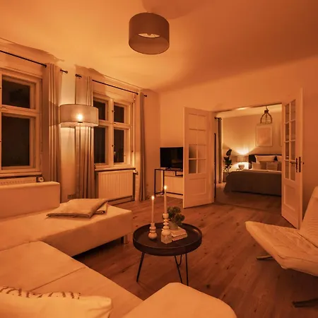 Hilvit-apartment: Stylish 2-bedroom Retreat Near Hospital Apartment *