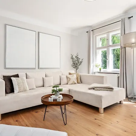 Hilvit-apartment: Stylish 2-bedroom Retreat Near Hospital Apartment